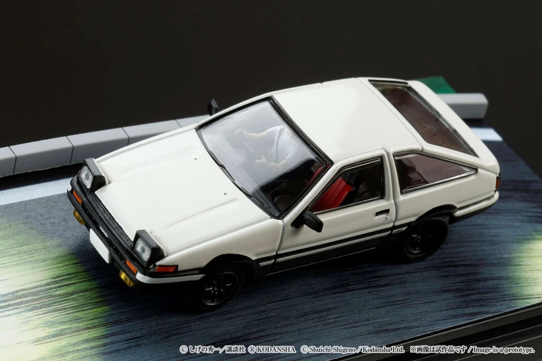 Hobby Japan 1/64 Toyota Sprinter Trueno GT Apex AE86 INITIAL D VS Ryosuke Takahashi - Image 4